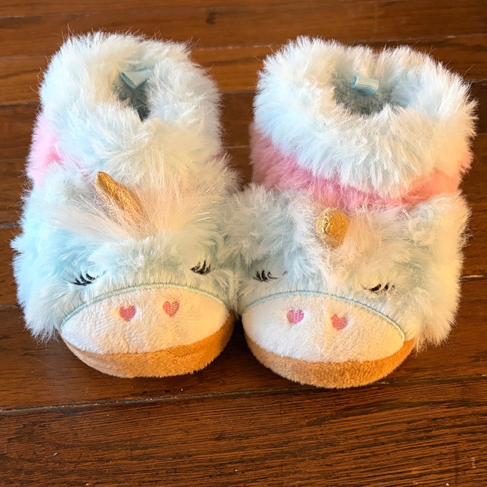Wonder Nation Fuzzy Slippers with Pink Soles